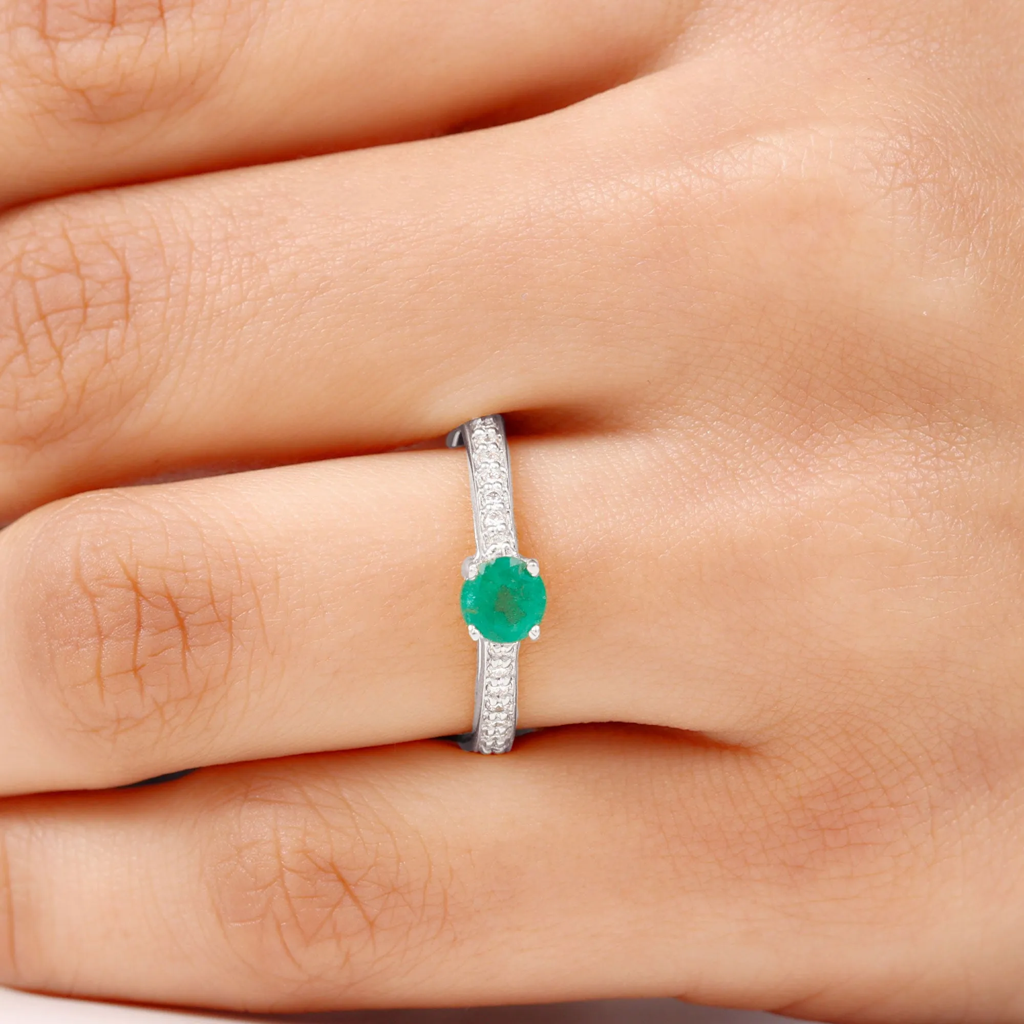 1 CT Classic Emerald and Diamond Ring