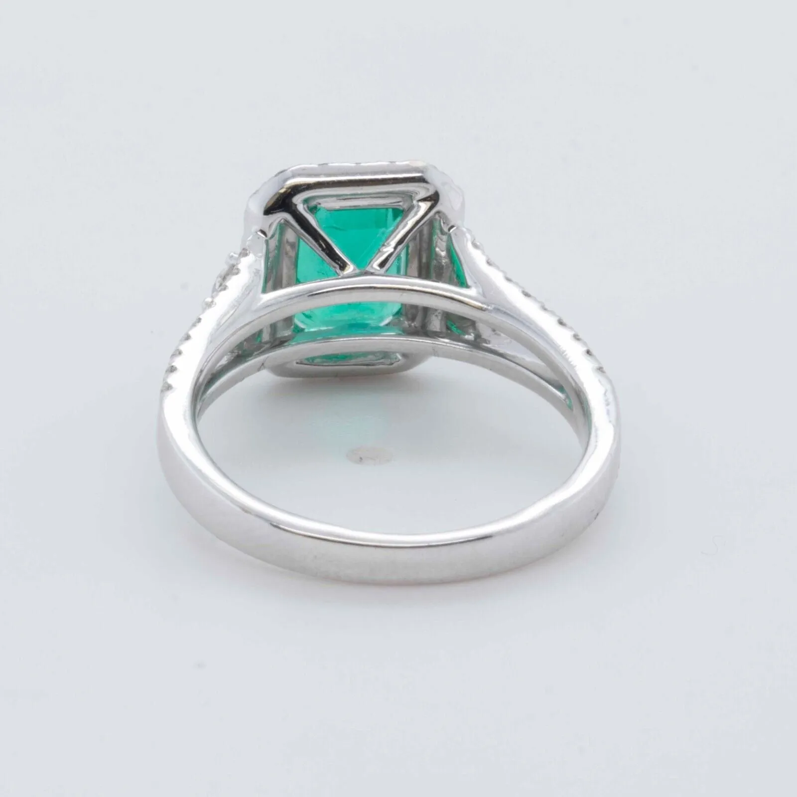 18k White Gold 1.75ct Em Cut Emerald & Diamond Halo Ring 0.50ctw G VS Size 6