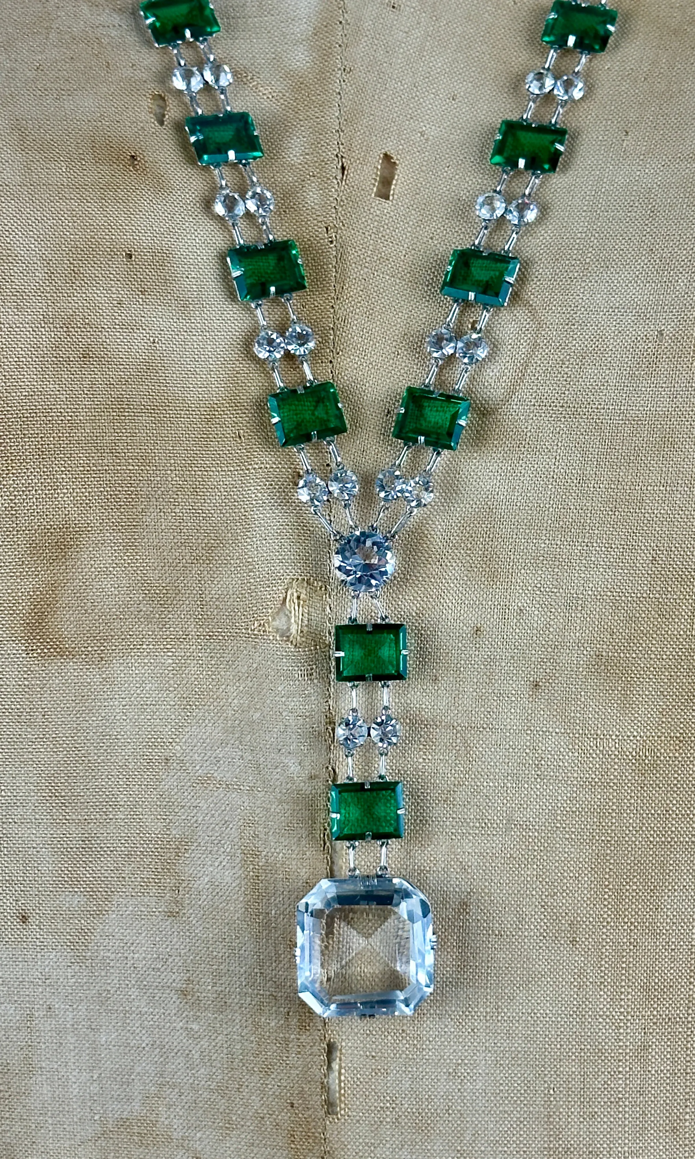 ART DECO ERA 30s Emerald Crystal Pendant Necklace