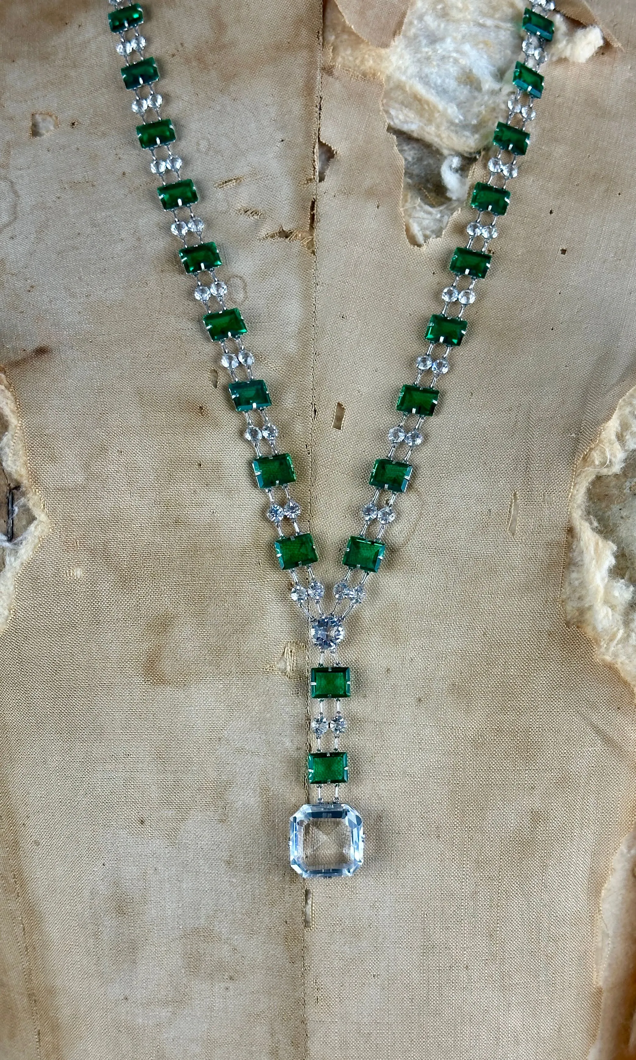 ART DECO ERA 30s Emerald Crystal Pendant Necklace