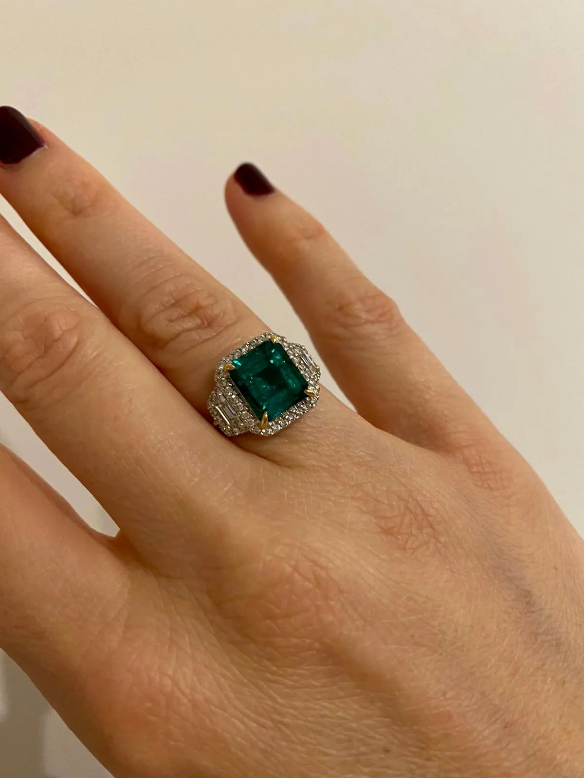 Estate Certified 3,33 Carat Natural Emerald Diamonds Gold Ring