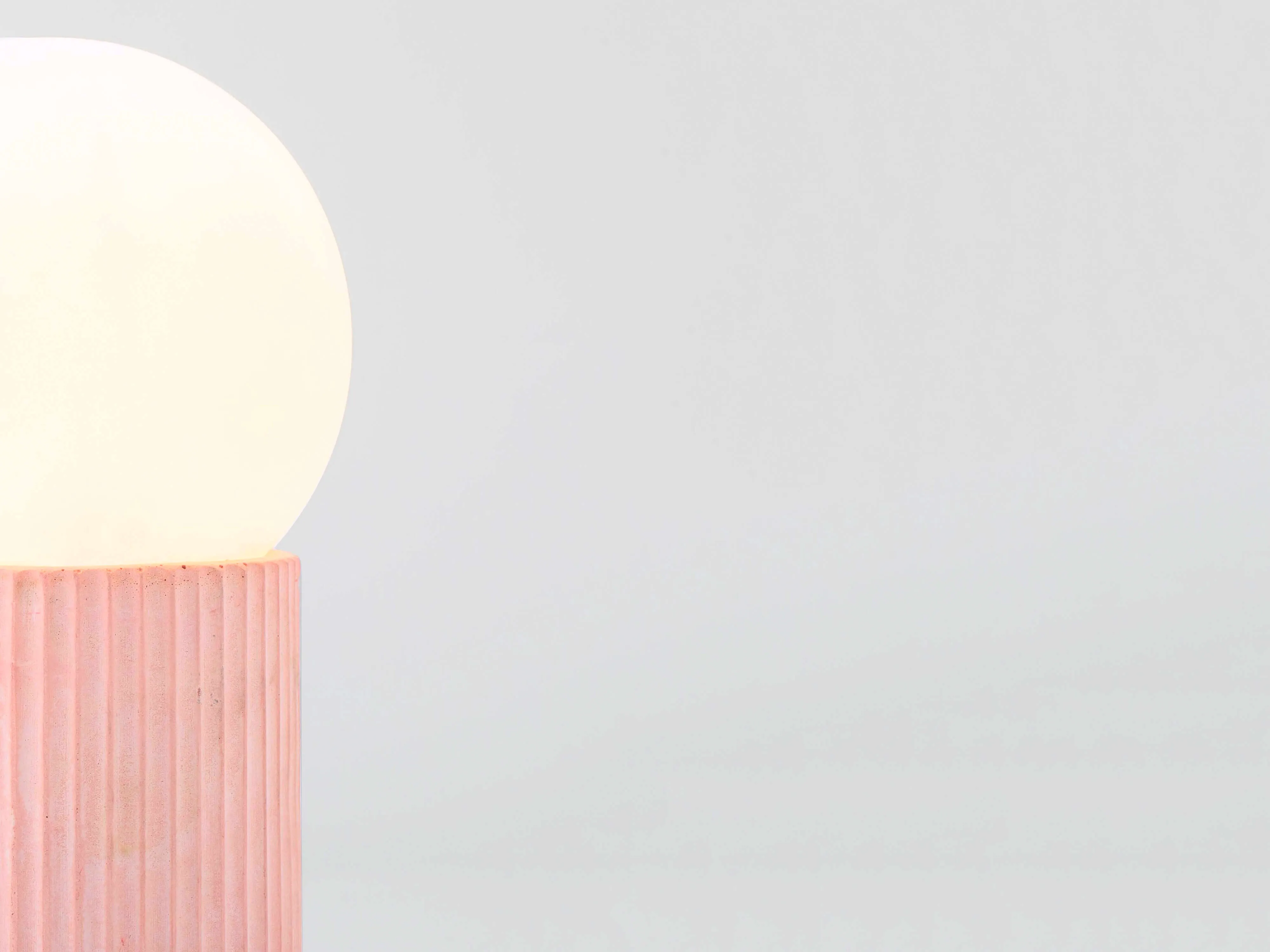 Pink concrete ribbed table lamp