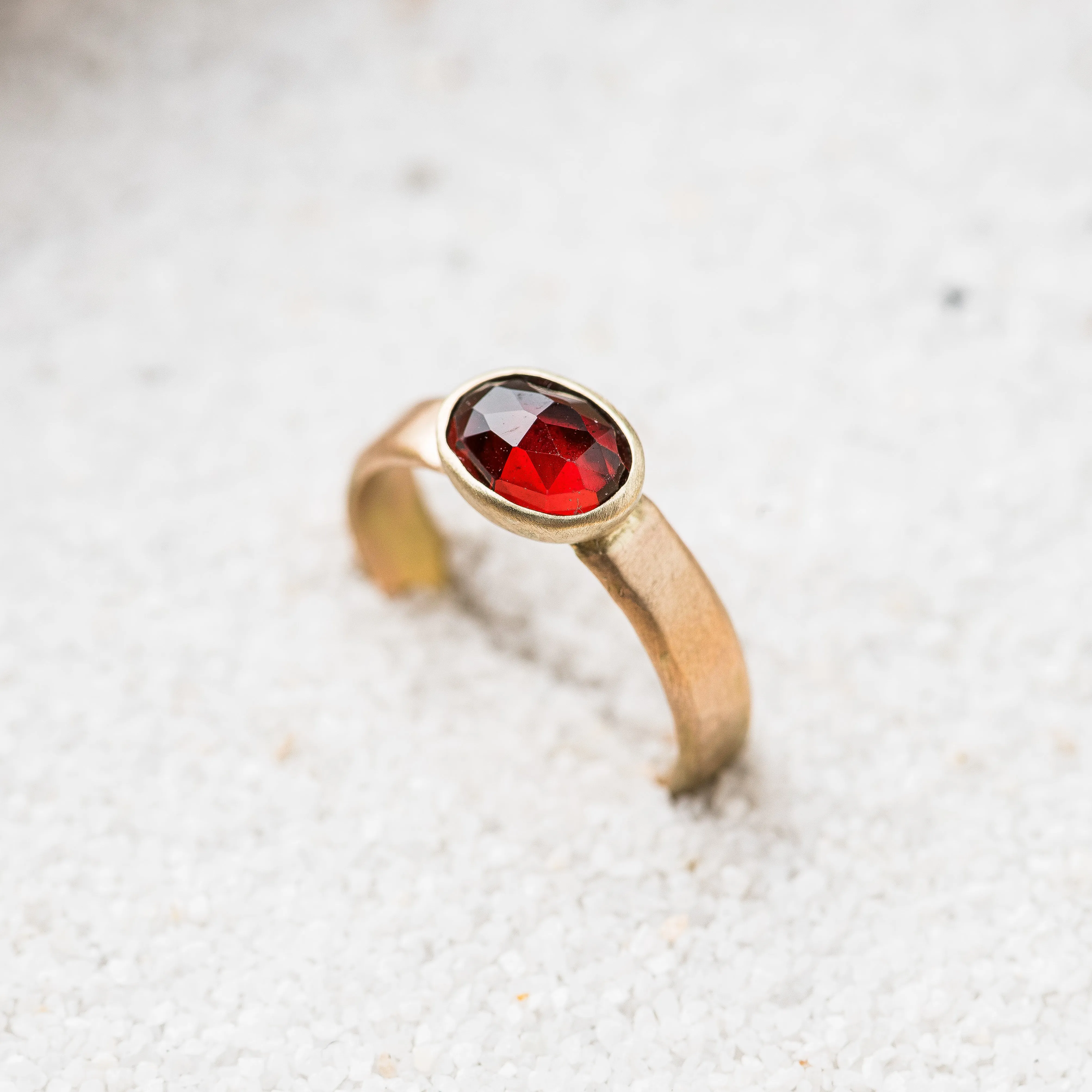 Red Garnet East-West Oval Ring in 14k Gold