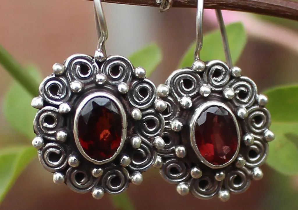 Round Silver Carving Flower Earrings with Garnet Inlays