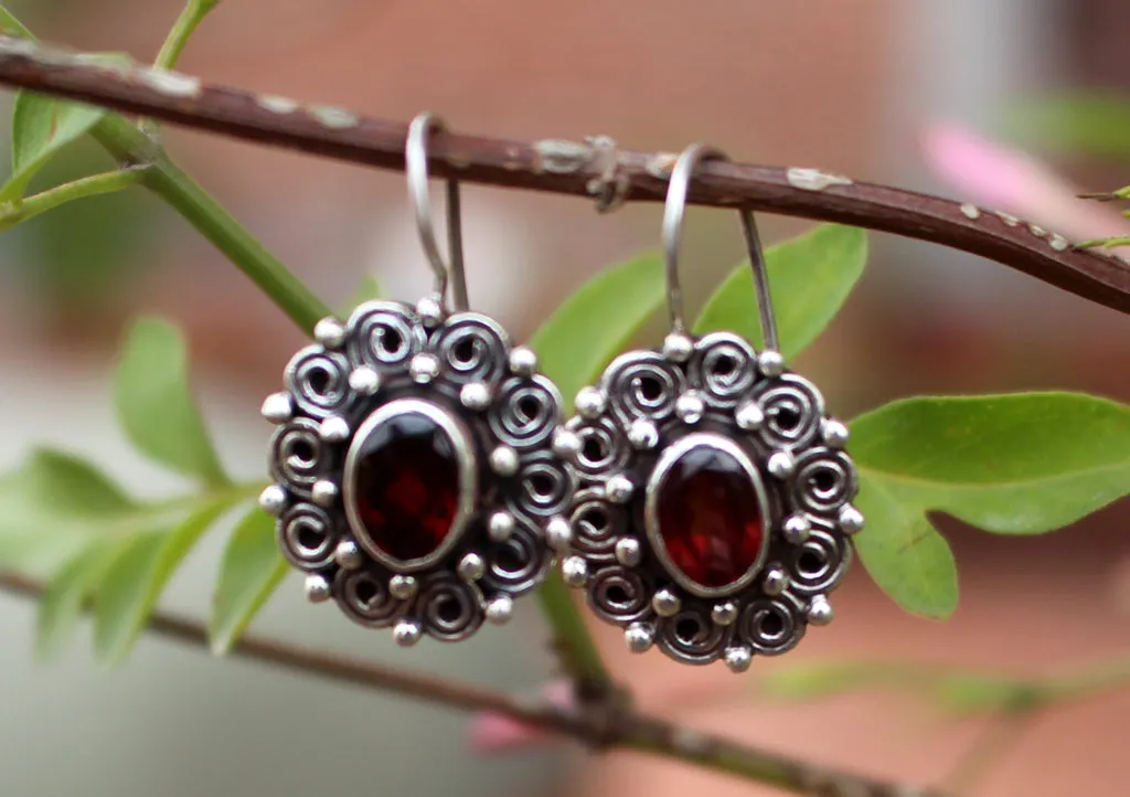 Round Silver Carving Flower Earrings with Garnet Inlays