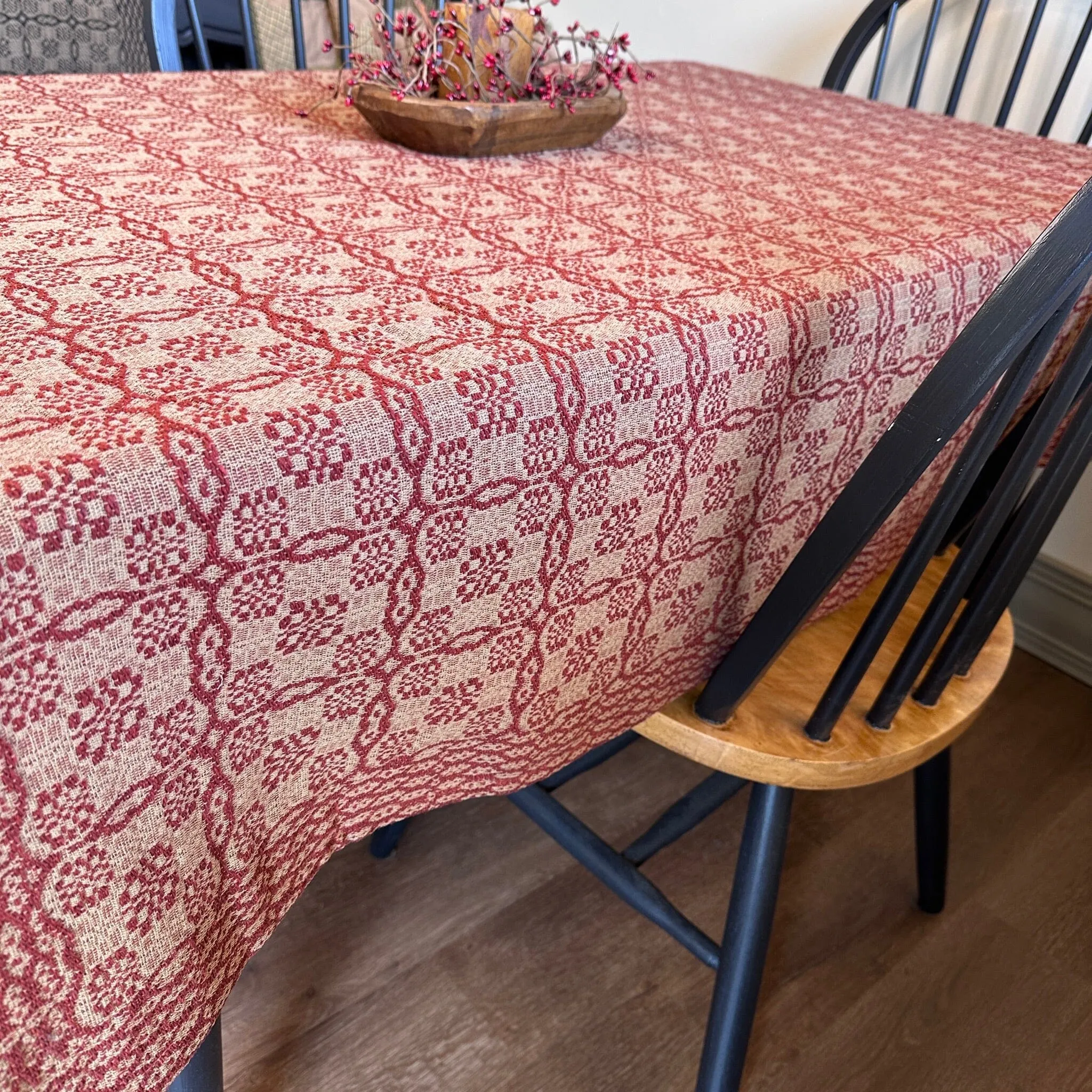 Saratoga Garnet and Tan Woven Table Cloth 52"