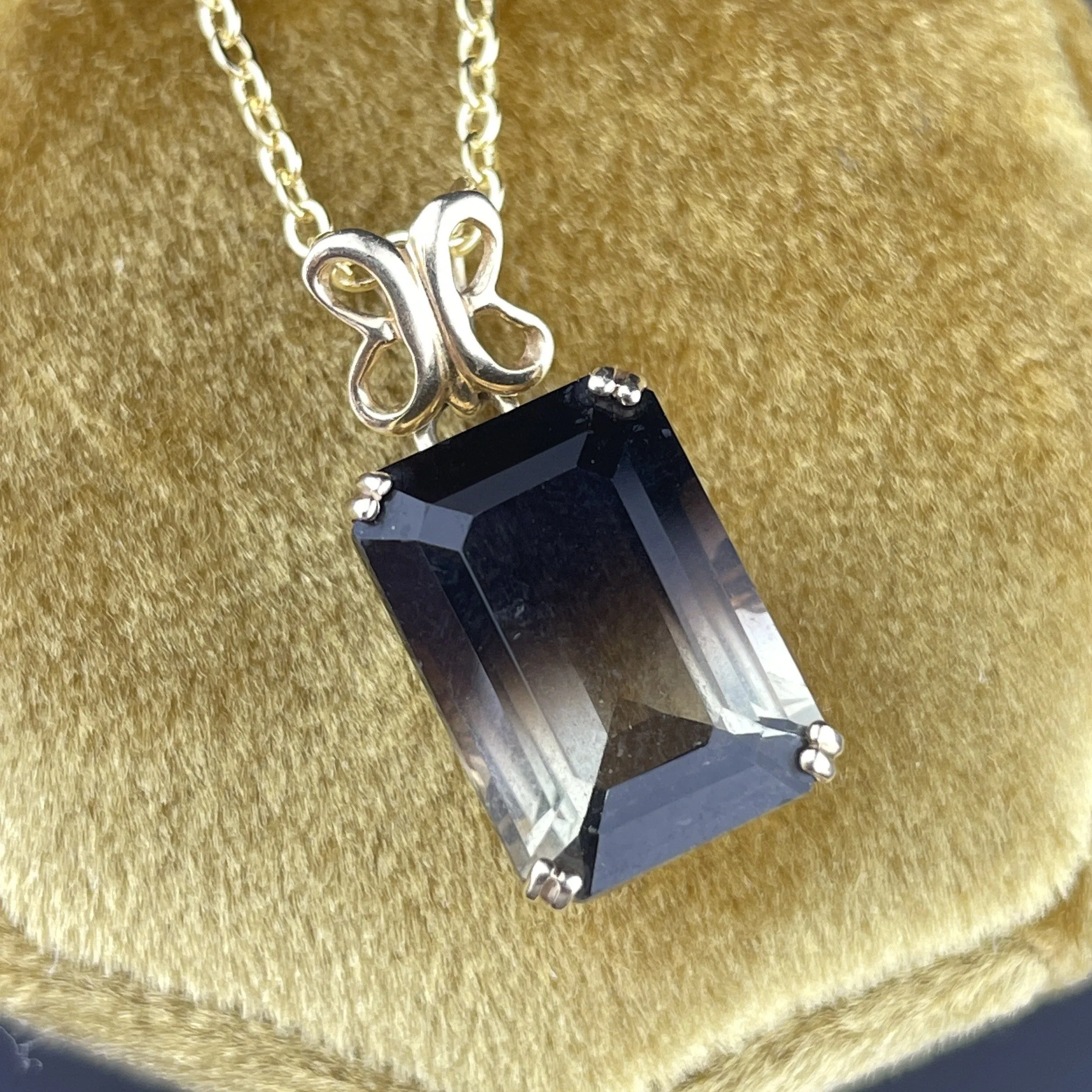 Vintage 14K Gold Emerald Step Cut Graduate Smoky Quartz Pendant Necklace