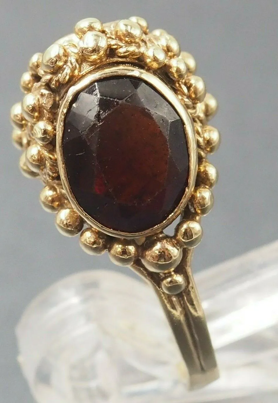 Vintage Garnet 18ct Yellow Gold Ring