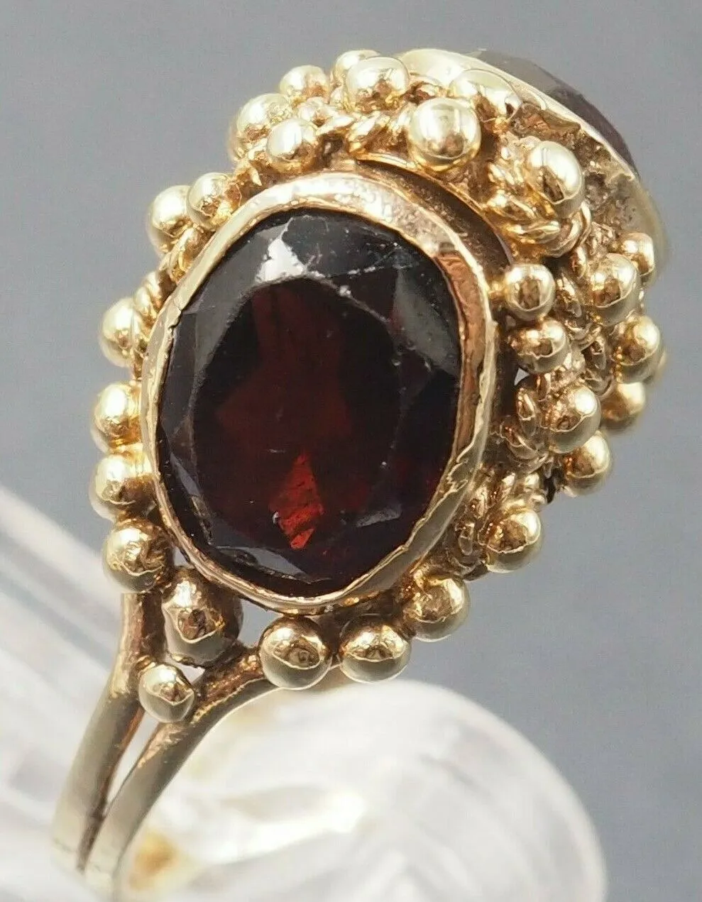 Vintage Garnet 18ct Yellow Gold Ring