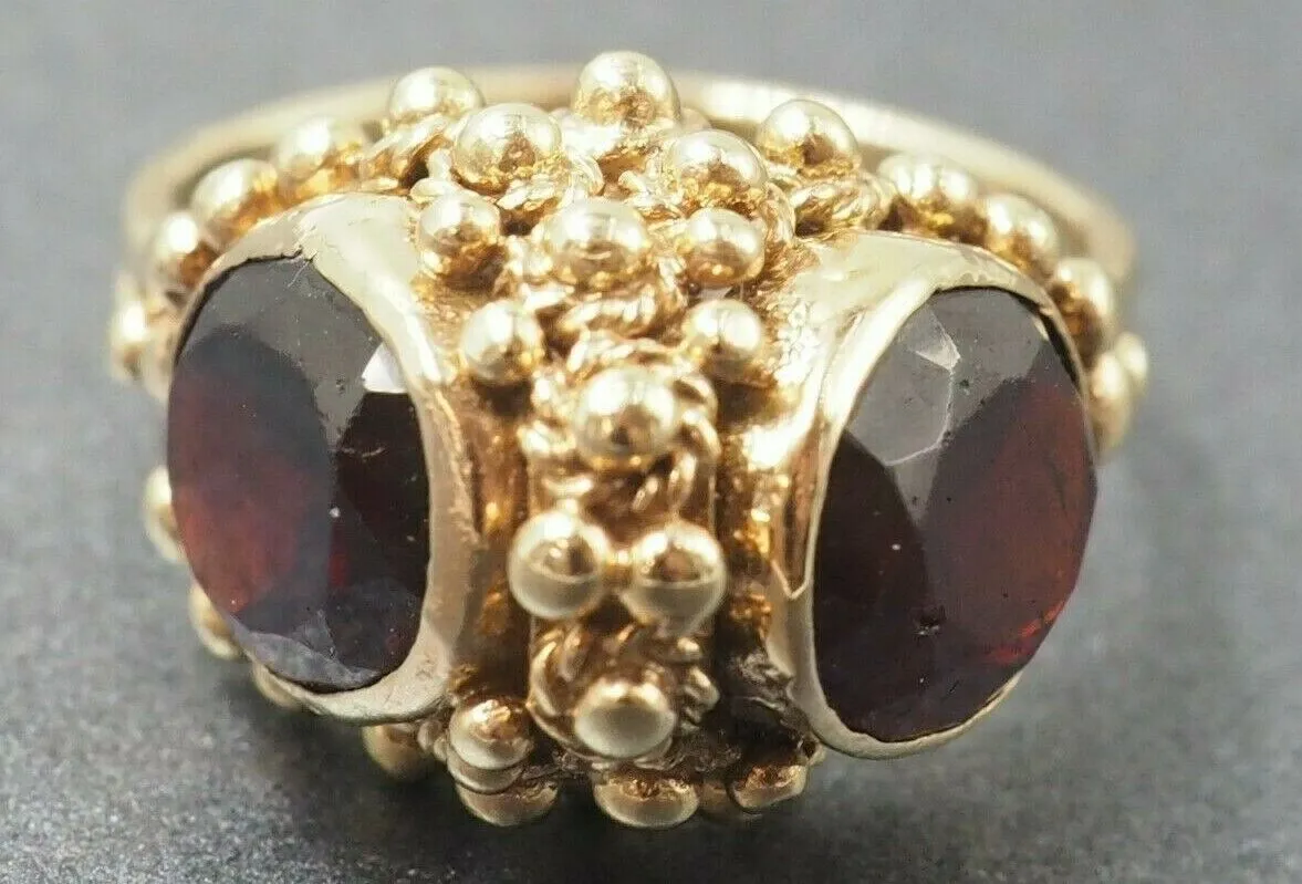 Vintage Garnet 18ct Yellow Gold Ring