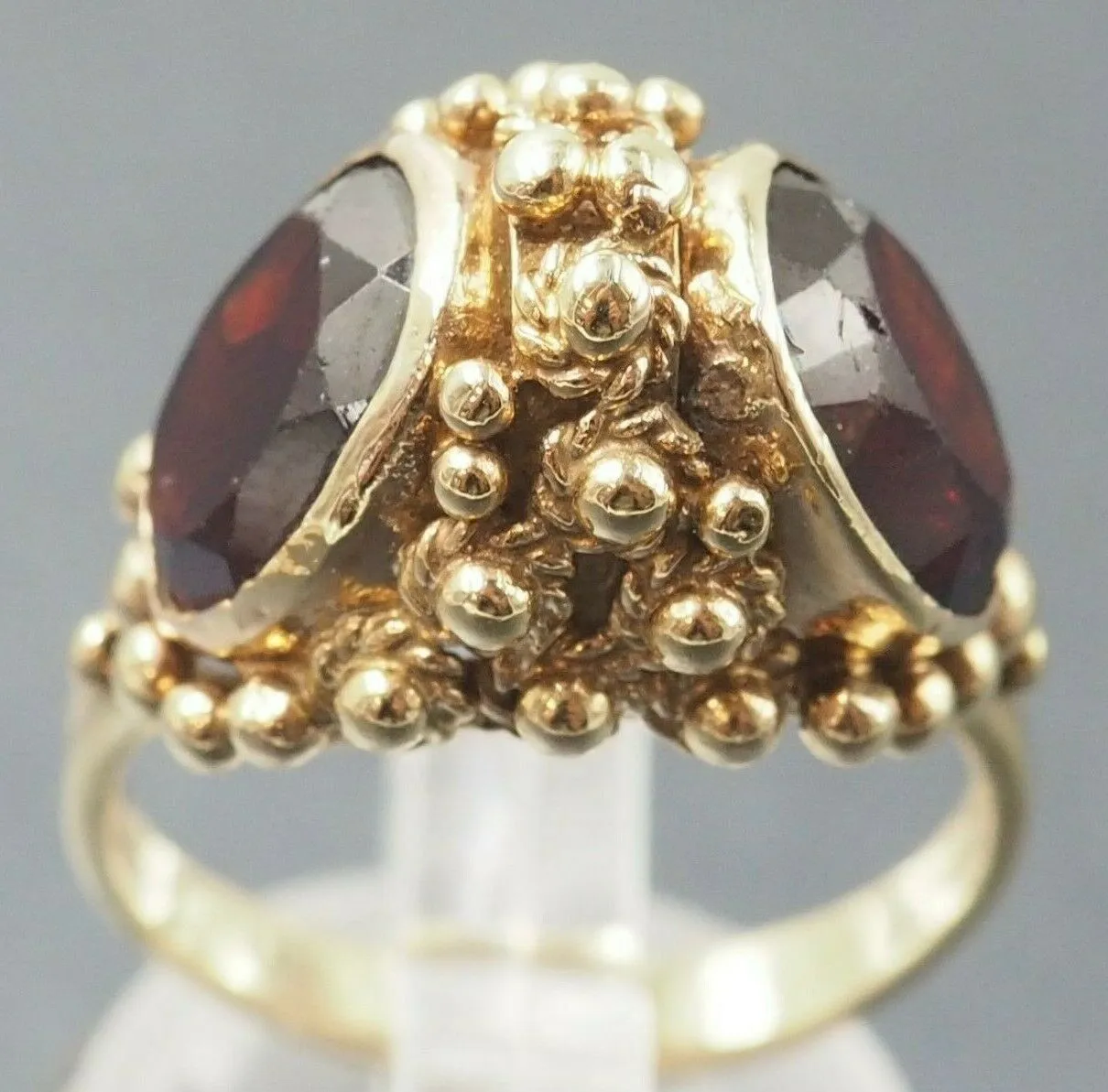 Vintage Garnet 18ct Yellow Gold Ring