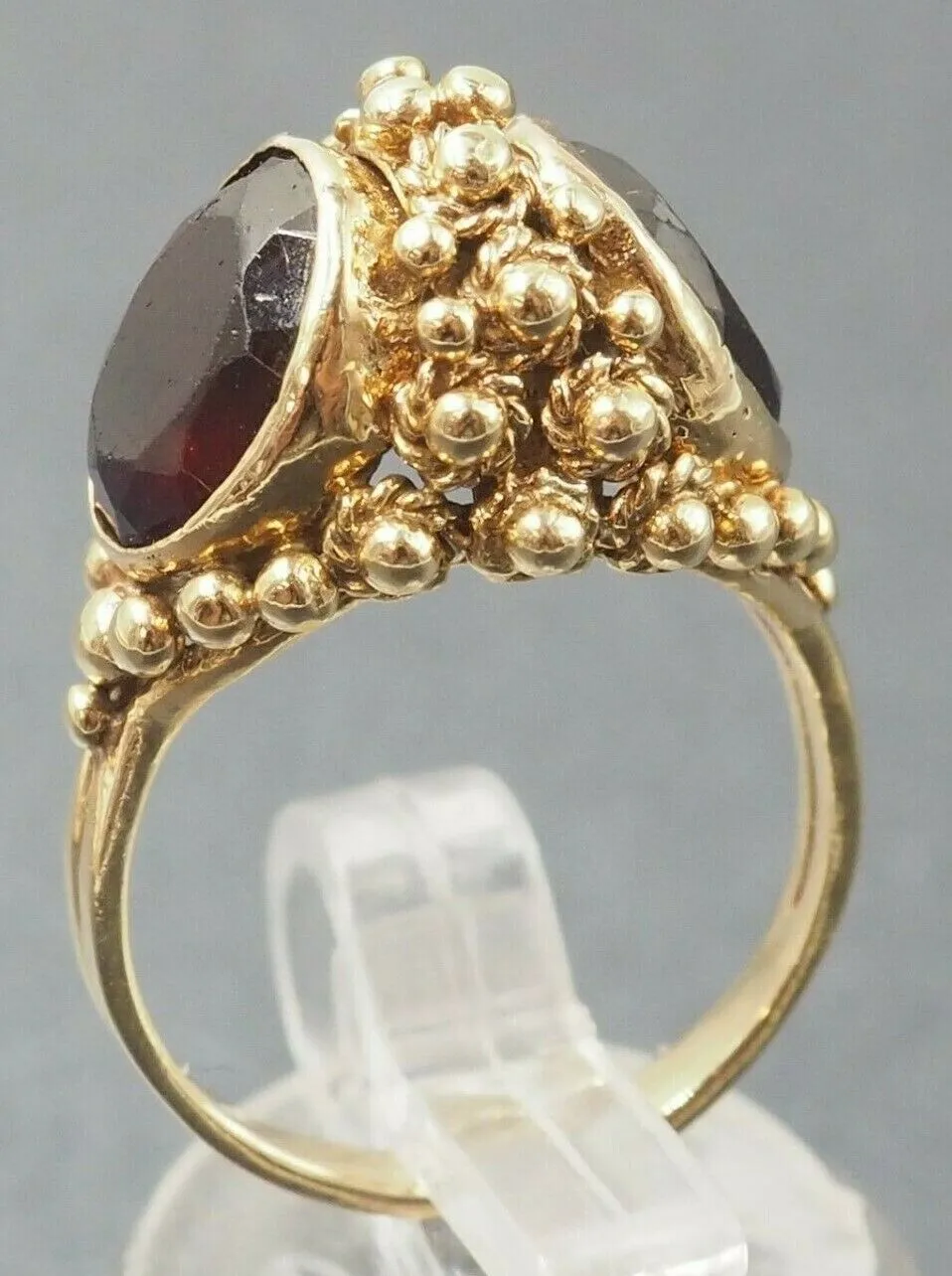 Vintage Garnet 18ct Yellow Gold Ring