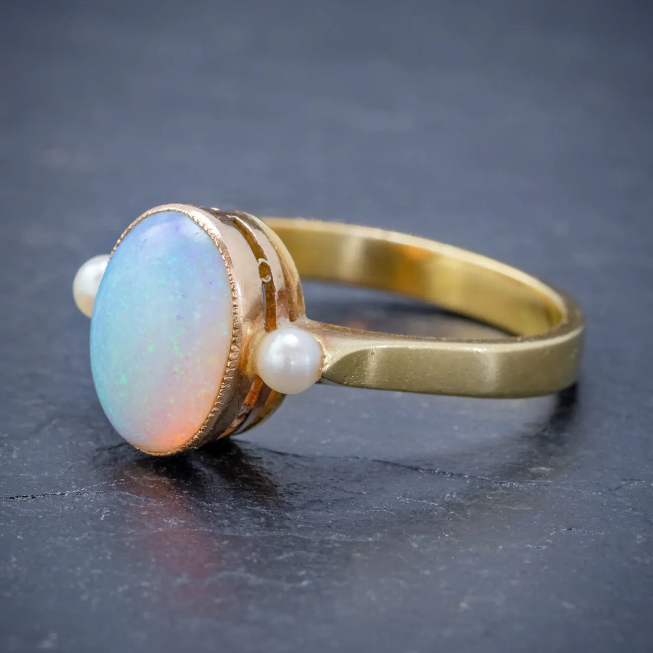 Vintage Opal Pearl Trilogy Ring 18Ct Gold 3Ct Natural Opal