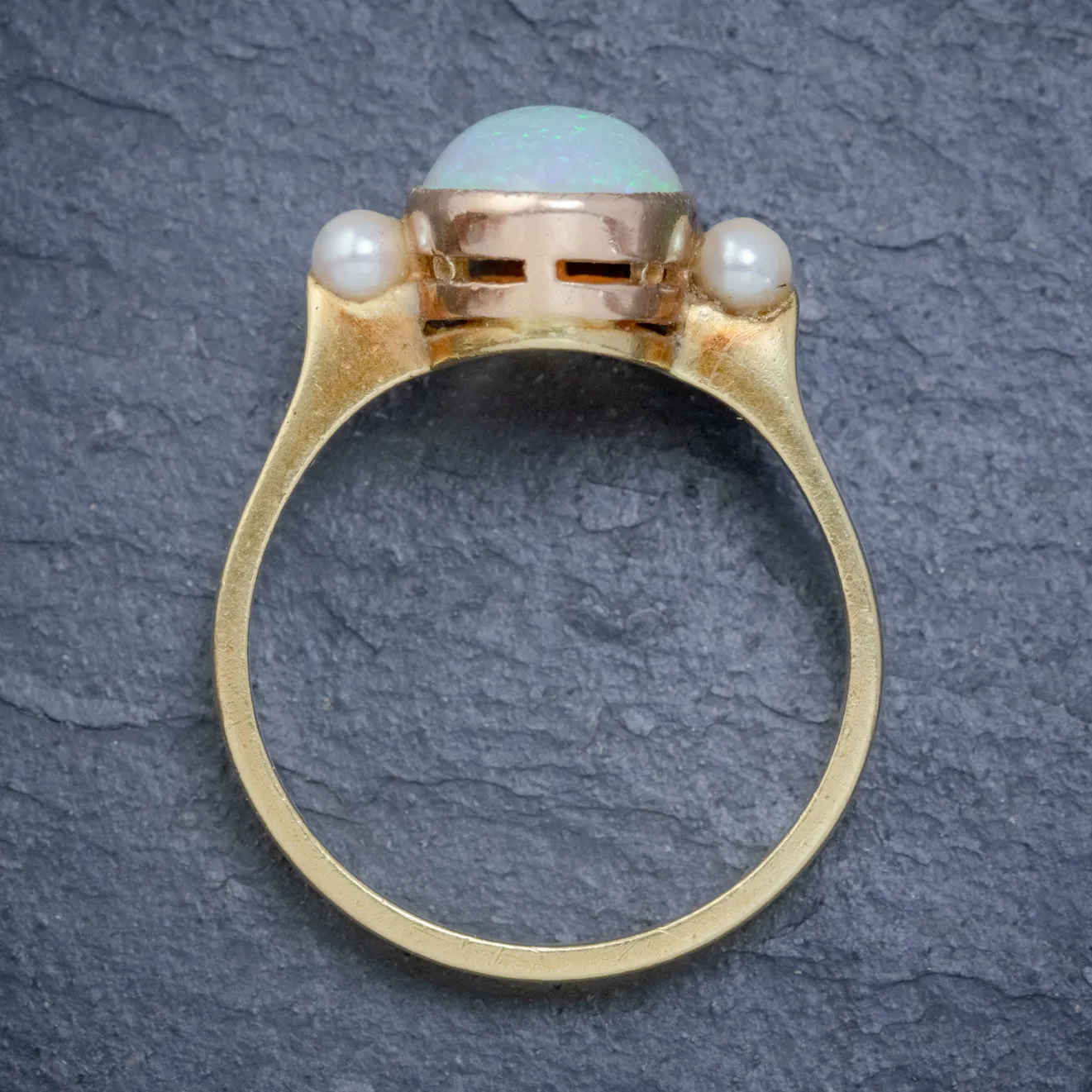 Vintage Opal Pearl Trilogy Ring 18Ct Gold 3Ct Natural Opal